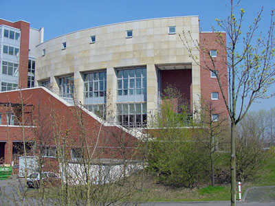 Zentralgebäude der Liegenschaft Brühl - Seitenansicht